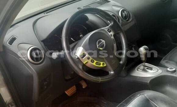 Dieundeu Occasion Nissan Qashqai+2 Silver Auto in Dakar in Dakar Dieundeu Occasion Nissan Qashqai+2 Silver Auto in Dakar in Dakar