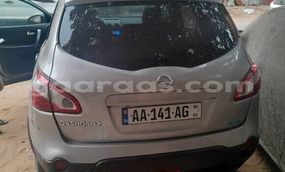 Dieundeu Occasion Nissan Qashqai+2 Silver Auto in Dakar in Dakar Dieundeu Occasion Nissan Qashqai+2 Silver Auto in Dakar in Dakar