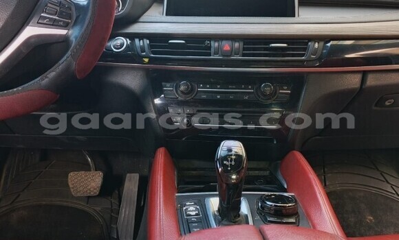 Dieundeu Occasion BMW X5 White Auto in Dakar in Dakar Dieundeu Occasion BMW X5 White Auto in Dakar in Dakar