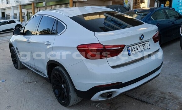 Dieundeu Occasion BMW X5 White Auto in Dakar in Dakar Dieundeu Occasion BMW X5 White Auto in Dakar in Dakar