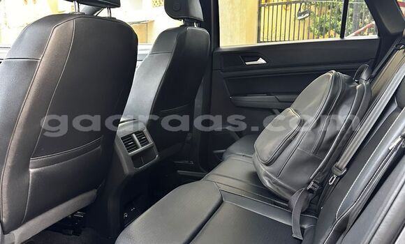 Acheter Import Voiture Volkswagen Arteon Noir à Dakar, Dakar Acheter Import Voiture Volkswagen Arteon Noir à Dakar, Dakar