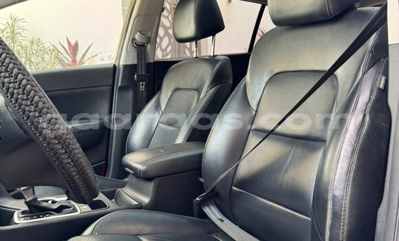 Acheter Import Voiture Kia Sportage Marron à Dakar, Dakar Acheter Import Voiture Kia Sportage Marron à Dakar, Dakar