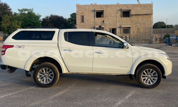 Buy Import Mitsubishi L200 White Car in Dakar in Dakar Buy Import Mitsubishi L200 White Car in Dakar in Dakar