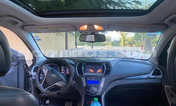 Dieundeu Occasion Hyundai Santa Fe Silver Auto in Dakar in Dakar Dieundeu Occasion Hyundai Santa Fe Silver Auto in Dakar in Dakar