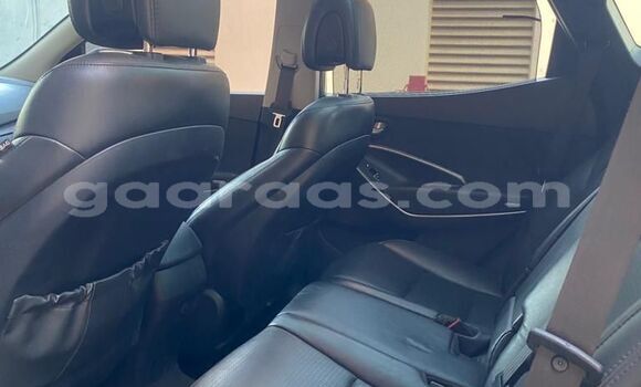 Dieundeu Occasion Hyundai Santa Fe Silver Auto in Dakar in Dakar Dieundeu Occasion Hyundai Santa Fe Silver Auto in Dakar in Dakar