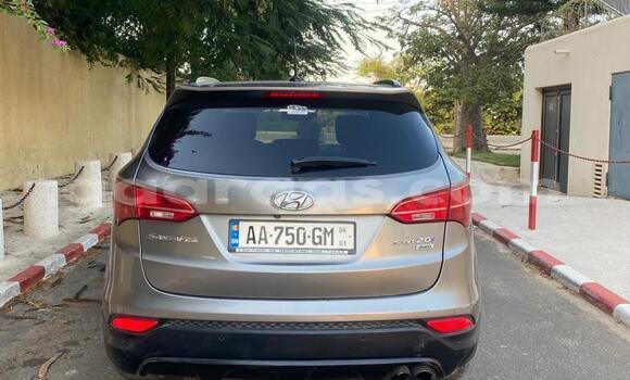 Dieundeu Occasion Hyundai Santa Fe Silver Auto in Dakar in Dakar Dieundeu Occasion Hyundai Santa Fe Silver Auto in Dakar in Dakar