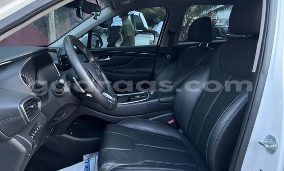 Buy Import Hyundai Santa Fe White Car in Dakar in Dakar Buy Import Hyundai Santa Fe White Car in Dakar in Dakar