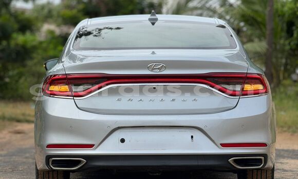 Dieundeu Imported Hyundai Grandeur Silver Auto in Dakar in Dakar Dieundeu Imported Hyundai Grandeur Silver Auto in Dakar in Dakar