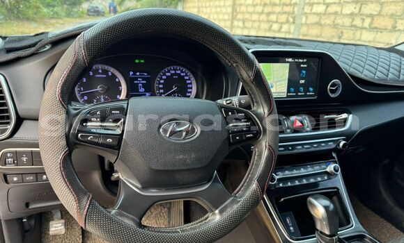 Dieundeu Imported Hyundai Grandeur Silver Auto in Dakar in Dakar Dieundeu Imported Hyundai Grandeur Silver Auto in Dakar in Dakar