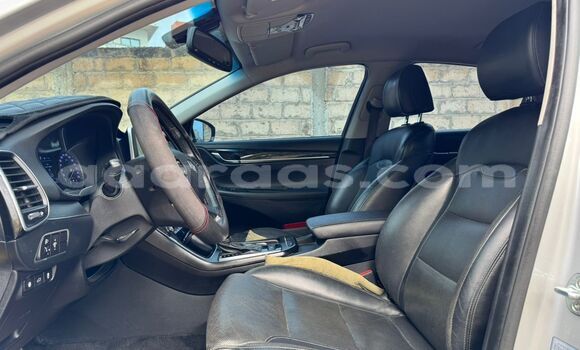 Dieundeu Imported Hyundai Grandeur Silver Auto in Dakar in Dakar Dieundeu Imported Hyundai Grandeur Silver Auto in Dakar in Dakar