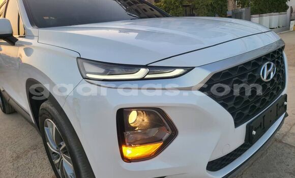 Acheter Import Voiture Hyundai Santa Fe Blanc à Dakar, Dakar Acheter Import Voiture Hyundai Santa Fe Blanc à Dakar, Dakar
