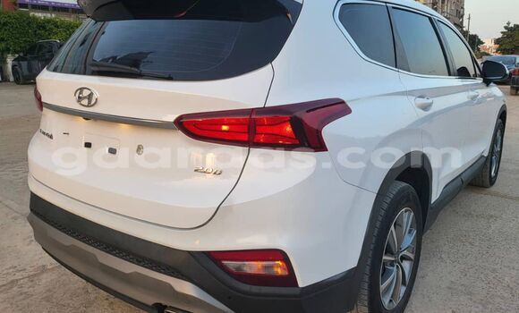 Acheter Import Voiture Hyundai Santa Fe Blanc à Dakar, Dakar Acheter Import Voiture Hyundai Santa Fe Blanc à Dakar, Dakar