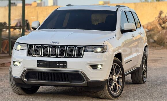 Buy Import Jeep Grand Cherokee White Car in Dahra in Louga Buy Import Jeep Grand Cherokee White Car in Dahra in Louga