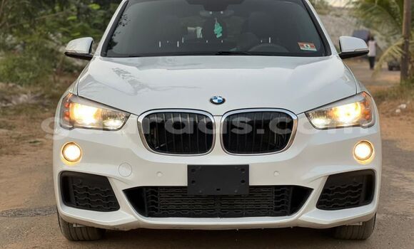 Acheter Import Voiture BMW X1 Blanc à Dakar, Dakar