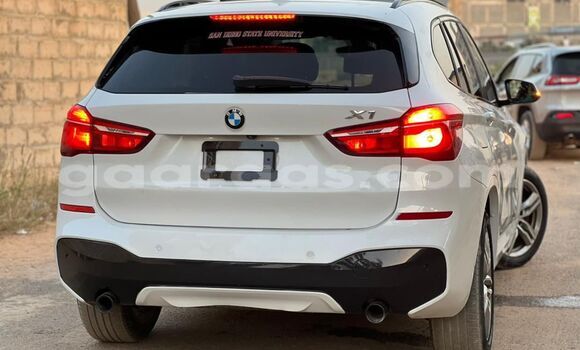 Acheter Import Voiture BMW X1 Blanc à Dakar, Dakar Acheter Import Voiture BMW X1 Blanc à Dakar, Dakar