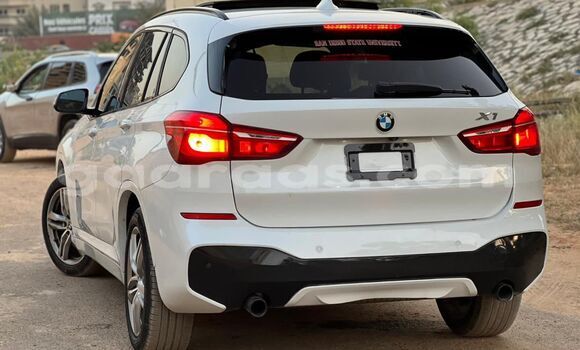 Acheter Import Voiture BMW X1 Blanc à Dakar, Dakar Acheter Import Voiture BMW X1 Blanc à Dakar, Dakar