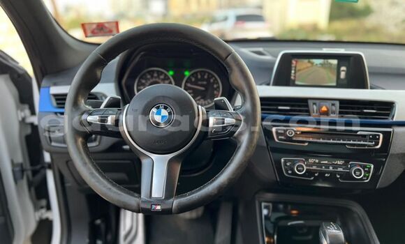 Acheter Import Voiture BMW X1 Blanc à Dakar, Dakar Acheter Import Voiture BMW X1 Blanc à Dakar, Dakar