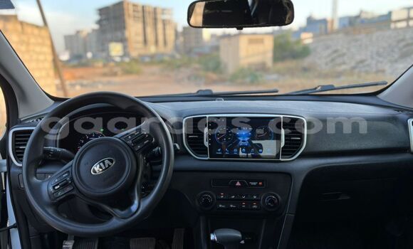 Buy Import Kia Sportage White Car in Dakar in Dakar Buy Import Kia Sportage White Car in Dakar in Dakar