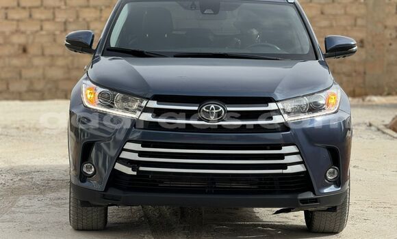 Buy Import Toyota Highlander Silver Car in Dakar in Dakar