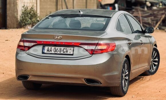 Buy Import Hyundai Grandeur Silver Car in Dakar in Dakar Buy Import Hyundai Grandeur Silver Car in Dakar in Dakar