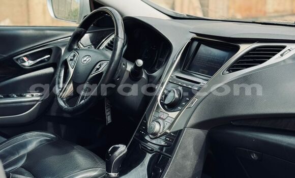 Buy Import Hyundai Grandeur Silver Car in Dakar in Dakar Buy Import Hyundai Grandeur Silver Car in Dakar in Dakar