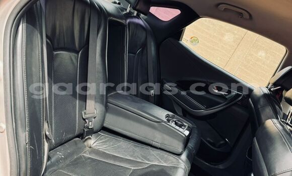 Buy Import Hyundai Grandeur Silver Car in Dakar in Dakar Buy Import Hyundai Grandeur Silver Car in Dakar in Dakar