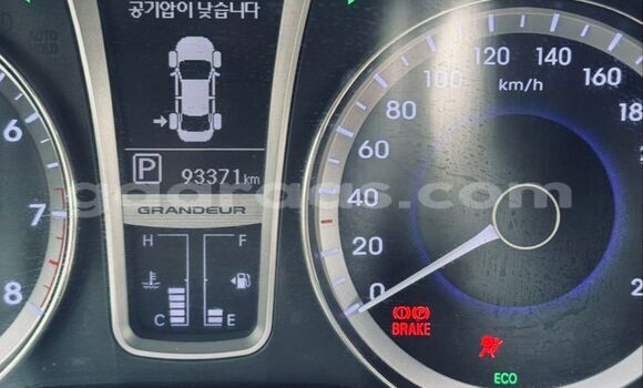 Buy Import Hyundai Grandeur Silver Car in Dakar in Dakar Buy Import Hyundai Grandeur Silver Car in Dakar in Dakar