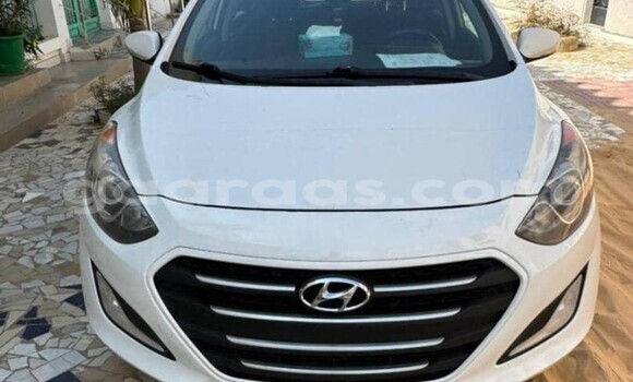 Dieundeu Occasion Hyundai Elantra White Auto in Dakar in Dakar Dieundeu Occasion Hyundai Elantra White Auto in Dakar in Dakar