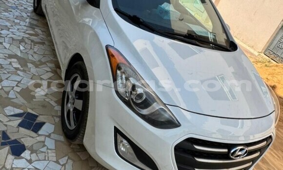Dieundeu Occasion Hyundai Elantra White Auto in Dakar in Dakar Dieundeu Occasion Hyundai Elantra White Auto in Dakar in Dakar