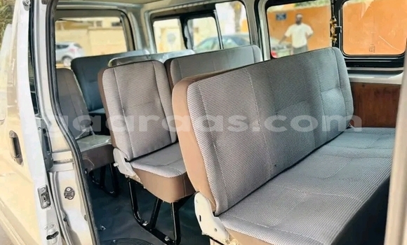 Acheter Occasion Voiture Toyota Hiace Blanc à Dahra, Louga Acheter Occasion Voiture Toyota Hiace Blanc à Dahra, Louga