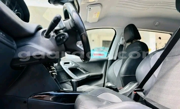 Acheter Occasion Voiture Peugeot 2008 Noir à Dakar, Dakar Acheter Occasion Voiture Peugeot 2008 Noir à Dakar, Dakar