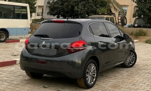 Acheter Occasion Voiture Peugeot 208 Noir à Dakar, Dakar Acheter Occasion Voiture Peugeot 208 Noir à Dakar, Dakar