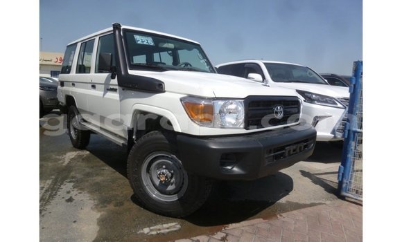 Acheter Import Utilitaire Toyota Land Cruiser Blanc à Import - Dubai, Dakar Acheter Import Utilitaire Toyota Land Cruiser Blanc à Import - Dubai, Dakar