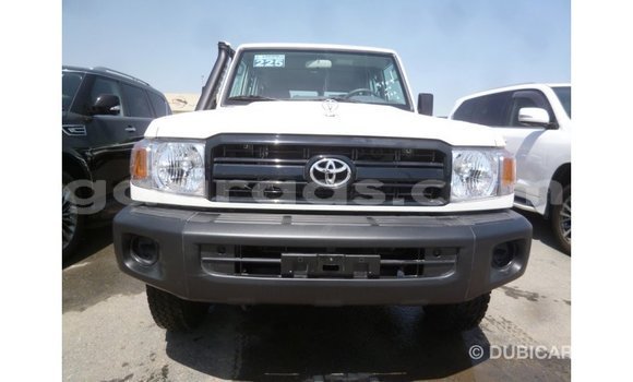 Acheter Import Utilitaire Toyota Land Cruiser Blanc à Import - Dubai, Dakar Acheter Import Utilitaire Toyota Land Cruiser Blanc à Import - Dubai, Dakar