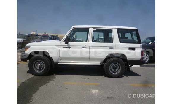 Acheter Import Utilitaire Toyota Land Cruiser Blanc à Import - Dubai, Dakar Acheter Import Utilitaire Toyota Land Cruiser Blanc à Import - Dubai, Dakar