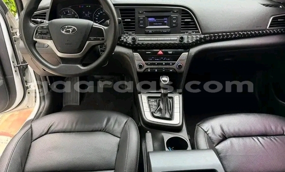 Buy Used Hyundai Avante White Car in Dakar in Dakar Buy Used Hyundai Avante White Car in Dakar in Dakar