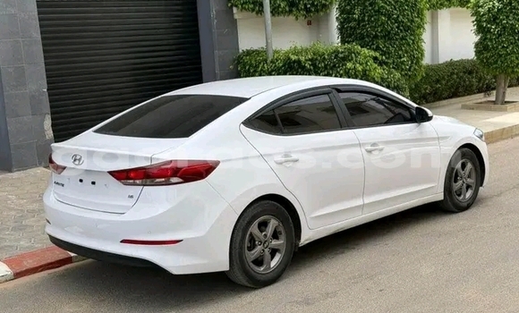 Buy Used Hyundai Avante White Car in Dakar in Dakar Buy Used Hyundai Avante White Car in Dakar in Dakar