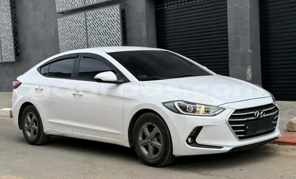 Buy Used Hyundai Avante White Car in Dakar in Dakar Buy Used Hyundai Avante White Car in Dakar in Dakar