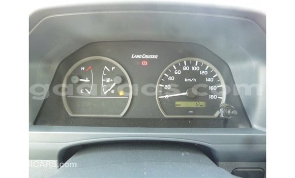 Acheter Import Utilitaire Toyota Land Cruiser Blanc à Import - Dubai, Dakar Acheter Import Utilitaire Toyota Land Cruiser Blanc à Import - Dubai, Dakar