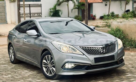Buy Import Hyundai Grandeur Silver Car in Dakar in Dakar Buy Import Hyundai Grandeur Silver Car in Dakar in Dakar