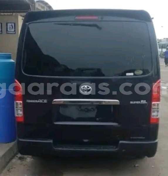 Big with watermark toyota hiace dakar dakar 25750