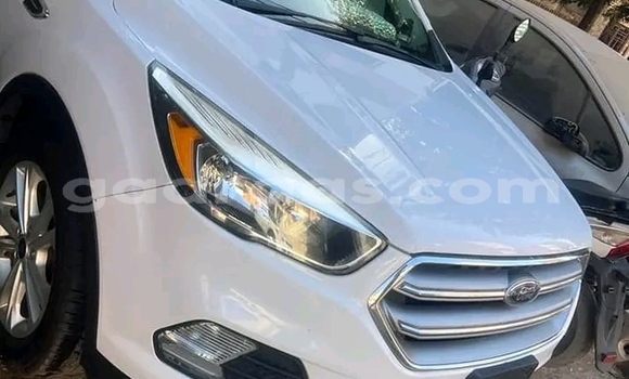 Buy Used Ford Escape White Car in Dakar in Dakar