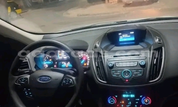 Acheter Occasion Voiture Ford Escape Blanc à Dakar, Dakar Acheter Occasion Voiture Ford Escape Blanc à Dakar, Dakar