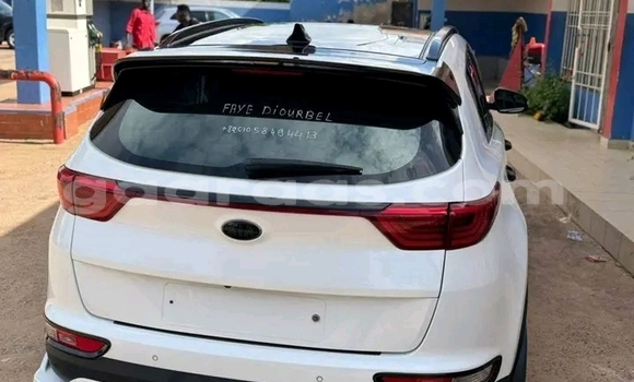 Buy Used Kia Sportage White Car in Damniadio in Dakar Buy Used Kia Sportage White Car in Damniadio in Dakar