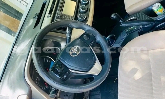 Acheter Occasion Voiture Toyota RAV4 Blanc à Gossas, Fatick Acheter Occasion Voiture Toyota RAV4 Blanc à Gossas, Fatick