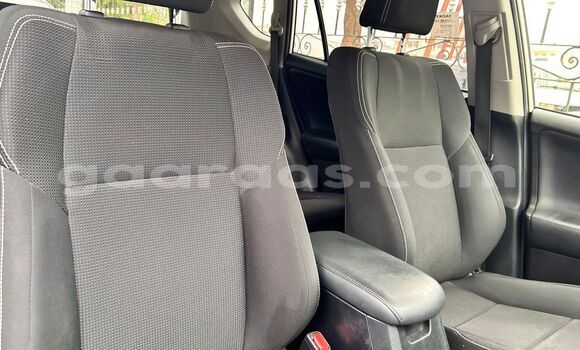 Acheter Import Voiture Toyota RAV4 Blanc à Dakar, Dakar Acheter Import Voiture Toyota RAV4 Blanc à Dakar, Dakar