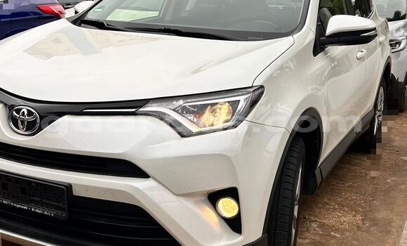 Acheter Import Voiture Toyota RAV4 Blanc à Dakar, Dakar Acheter Import Voiture Toyota RAV4 Blanc à Dakar, Dakar