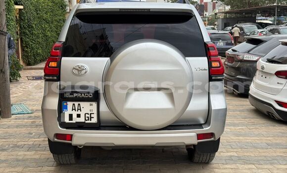 Dieundeu Imported Toyota Prado Silver Auto in Dakar in Dakar Dieundeu Imported Toyota Prado Silver Auto in Dakar in Dakar