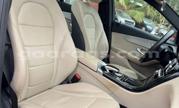 Dieundeu Imported Mercedes‒Benz 300–Series White Auto in Dakar in Dakar Dieundeu Imported Mercedes‒Benz 300–Series White Auto in Dakar in Dakar