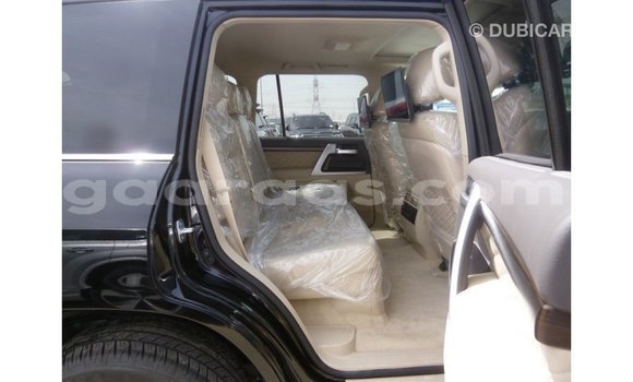 Acheter Import Utilitaire Toyota Land Cruiser Noir à Import - Dubai, Dakar Acheter Import Utilitaire Toyota Land Cruiser Noir à Import - Dubai, Dakar